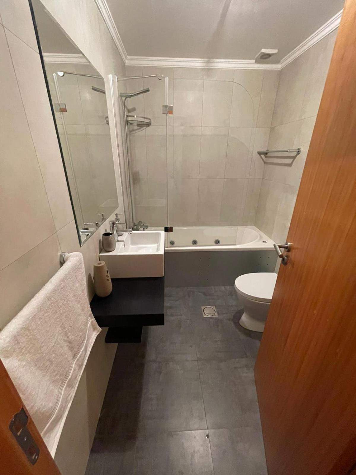 Nice And Modern Flat Near Airport Санта Крус Екстериор снимка